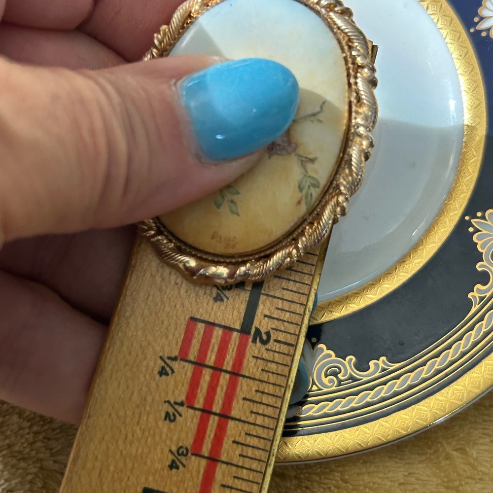 Vintage Hand-Painted Robins Cameo Pendant Brooch - Picture 6 of 7